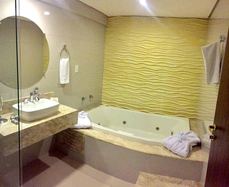 Gran Continental Hotel เตาบาแต ภายนอก รูปภาพ