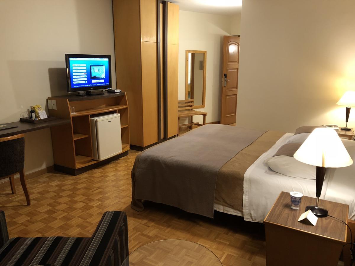 Gran Continental Hotel เตาบาแต ภายนอก รูปภาพ